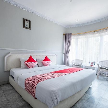 Oyo 1444 Patradissa Stasiun Bandung Hotel Екстер'єр фото