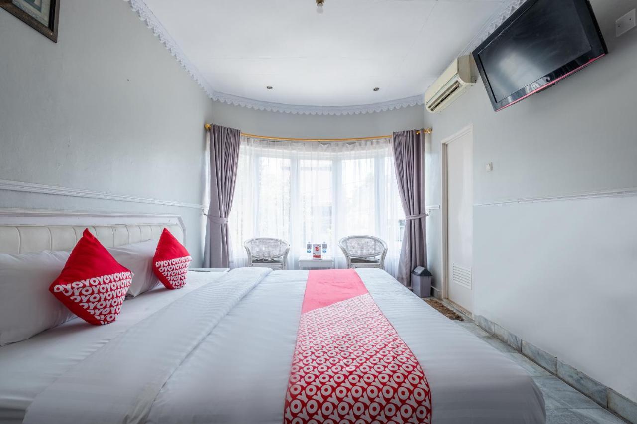 Oyo 1444 Patradissa Stasiun Bandung Hotel Екстер'єр фото