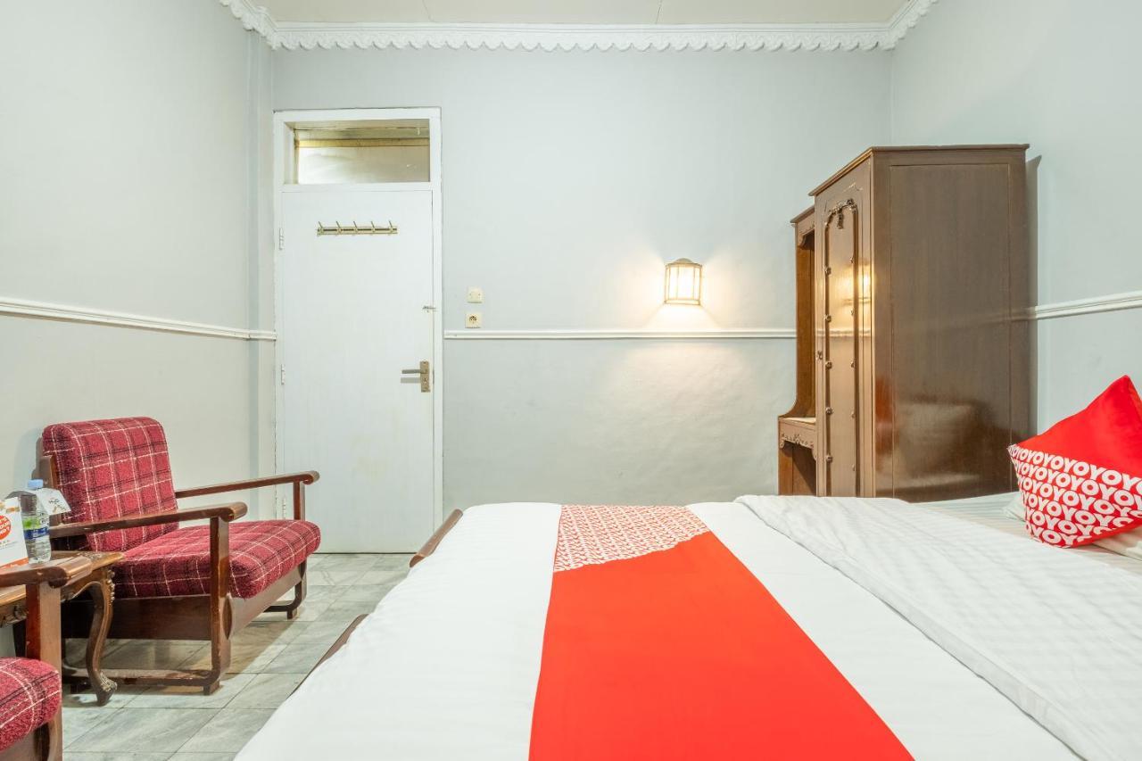 Oyo 1444 Patradissa Stasiun Bandung Hotel Екстер'єр фото
