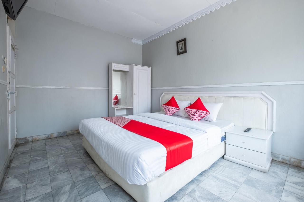 Oyo 1444 Patradissa Stasiun Bandung Hotel Екстер'єр фото