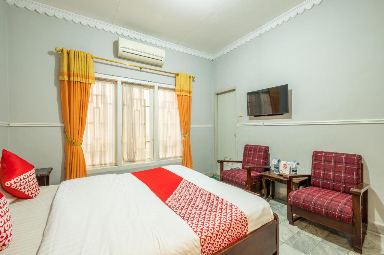 Oyo 1444 Patradissa Stasiun Bandung Hotel Екстер'єр фото