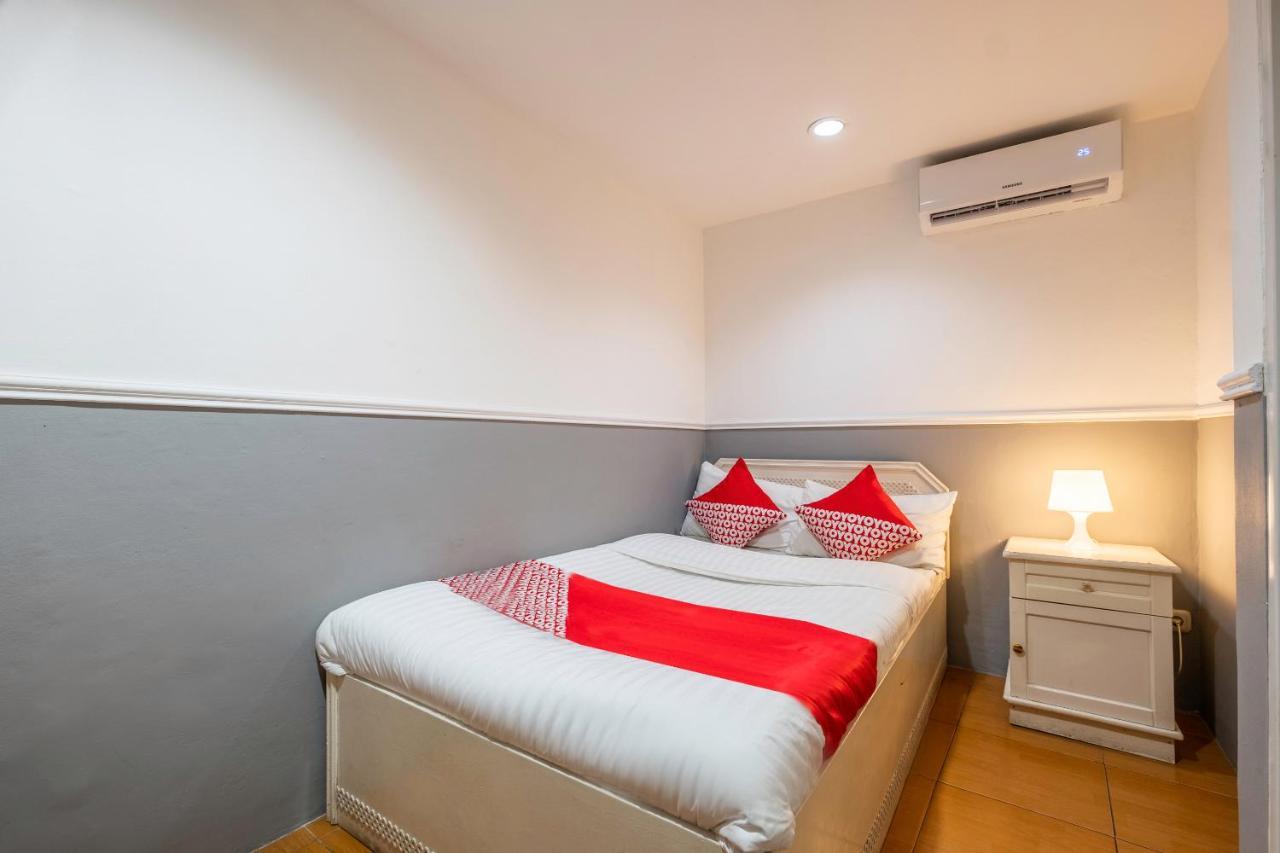 Oyo 1444 Patradissa Stasiun Bandung Hotel Екстер'єр фото