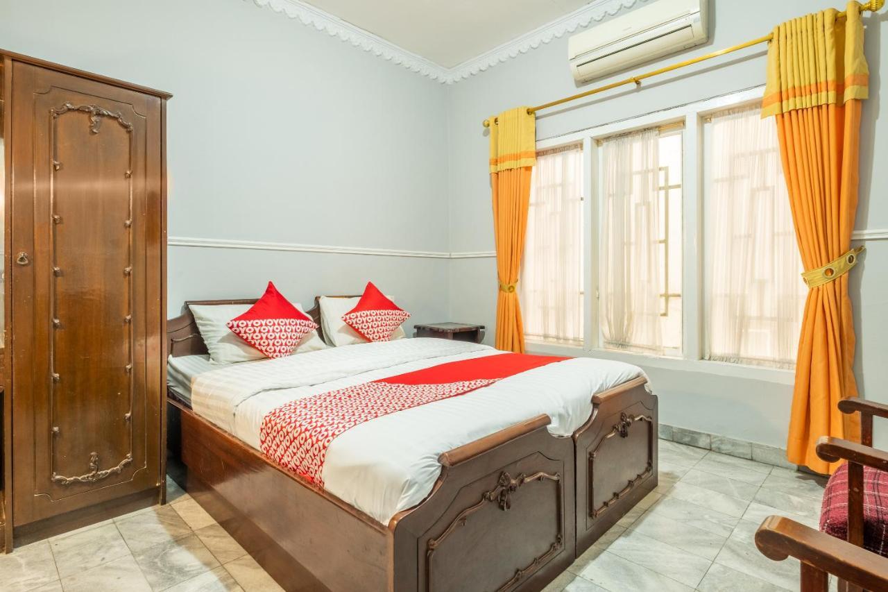 Oyo 1444 Patradissa Stasiun Bandung Hotel Екстер'єр фото