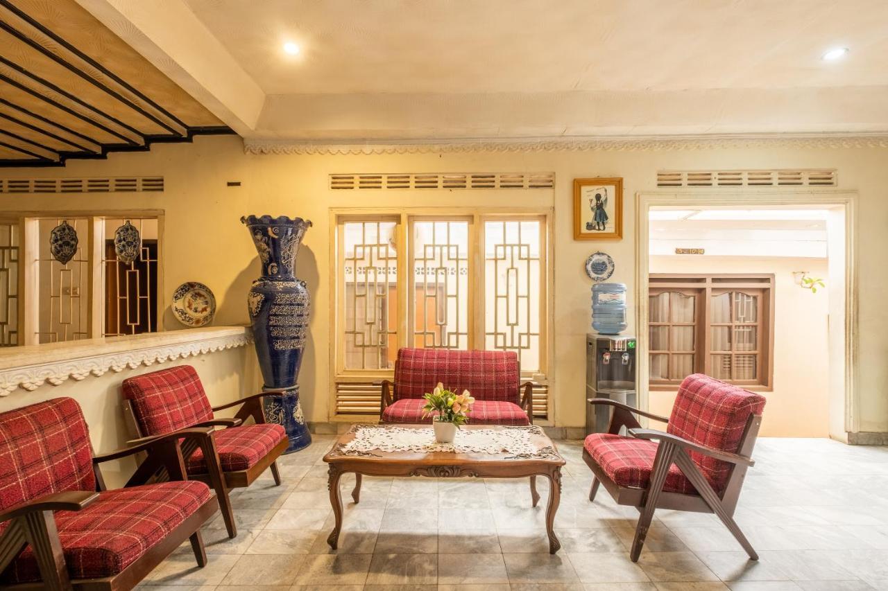 Oyo 1444 Patradissa Stasiun Bandung Hotel Екстер'єр фото